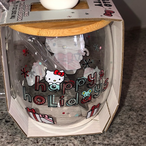 ✨NWT✨ Limited Edition Hello Kitty Glass Mug W/ Wood Lid & Spoon Christmas - Picture 4 of 5